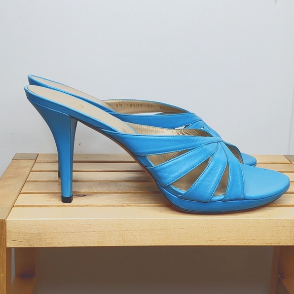 Stuart Weitzman 💙 Turquoise Crostini Danube Kid Leather Sandals, 11M 🆕 - Picture 4 of 12